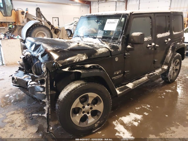 44281017 :رقم المزاد ، 1C4BJWEG5HL615734 vin ، 2017 Jeep Wrangler Unlimited Sahara مزاد بيع