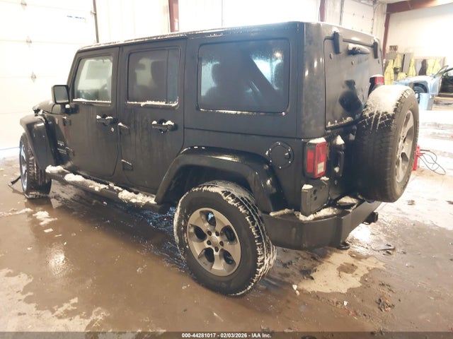 44281017 :رقم المزاد ، 1C4BJWEG5HL615734 vin ، 2017 Jeep Wrangler Unlimited Sahara مزاد بيع