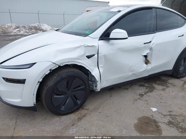2026 TESLA MODEL Y 7SAYGDEE0TA457780 Photo 5