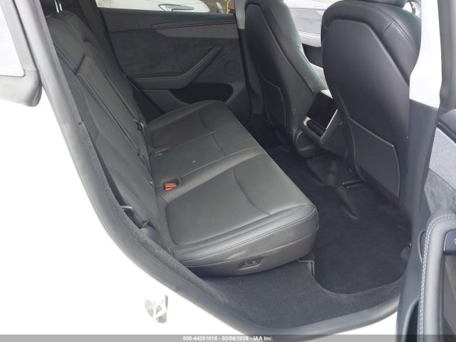 2026 TESLA MODEL Y 7SAYGDEE0TA457780 Photo 7