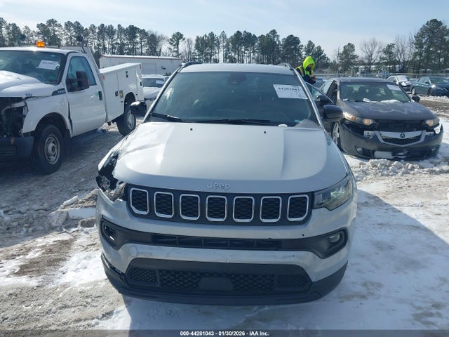 Jeep Compass Latitude 4x4 2024 3C4NJDBN6RT119612 Image 12
