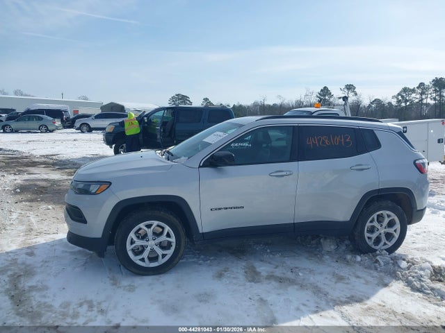 Jeep Compass Latitude 4x4 2024 3C4NJDBN6RT119612 Image 14