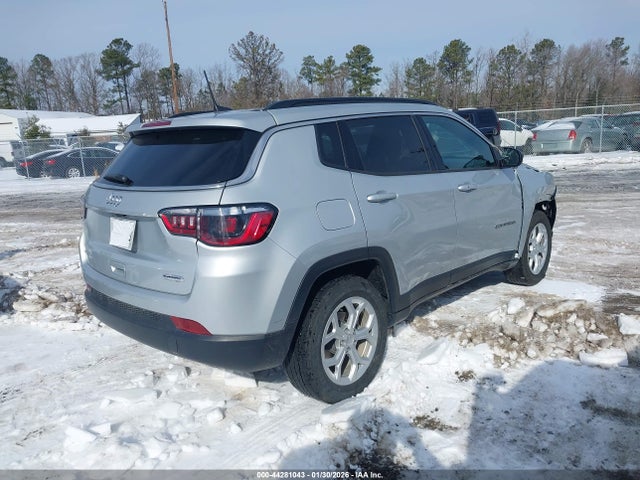 Jeep Compass Latitude 4x4 2024 3C4NJDBN6RT119612 Image 4