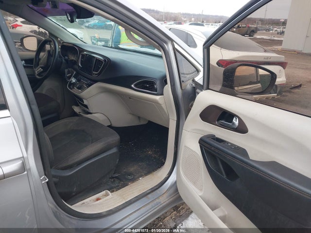 Продаж на аукціоні авто 2019 Chrysler Pacifica Touring, vin: 2C4RC1DG1KR626547, номер лоту: 44281073