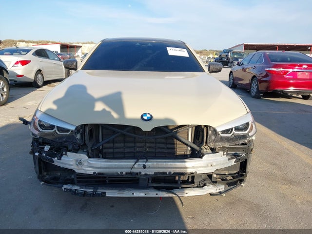 44281088 :رقم المزاد ، WBAJA5C57KWW12845 vin ، 2019 Bmw 530i مزاد بيع