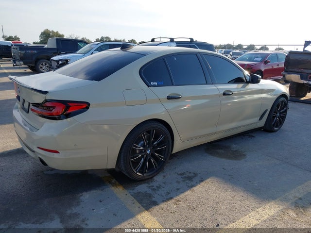 2019 BMW 530I WBAJA5C57KWW12845 Photo 3