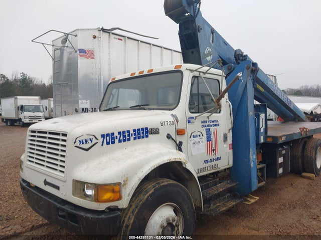 44281131 :رقم المزاد ، 1HTSCABP9XH697117 vin ، 1999 International 4000 4700 مزاد بيع