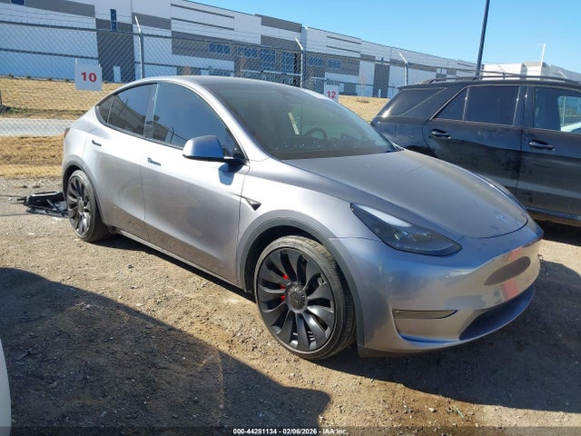 2024 TESLA MODEL Y 7SAYGDEF4RA292754 Photo 0