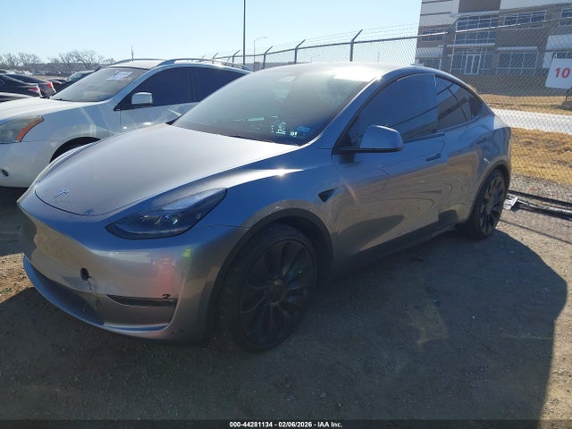2024 TESLA MODEL Y 7SAYGDEF4RA292754 Photo 1