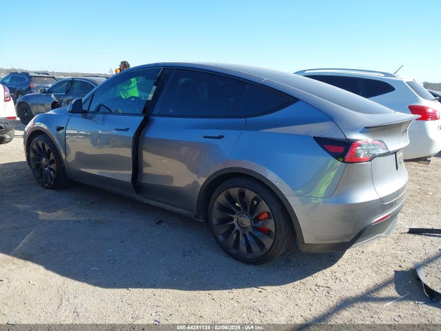 2024 TESLA MODEL Y 7SAYGDEF4RA292754 Photo 2