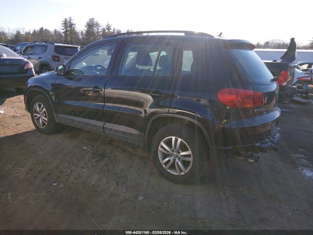 Volkswagen TIGUAN S 2016 WVGBV7AX2GW066423 Image 3