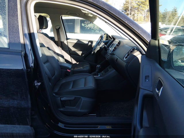 Volkswagen TIGUAN S 2016 WVGBV7AX2GW066423 Image 5