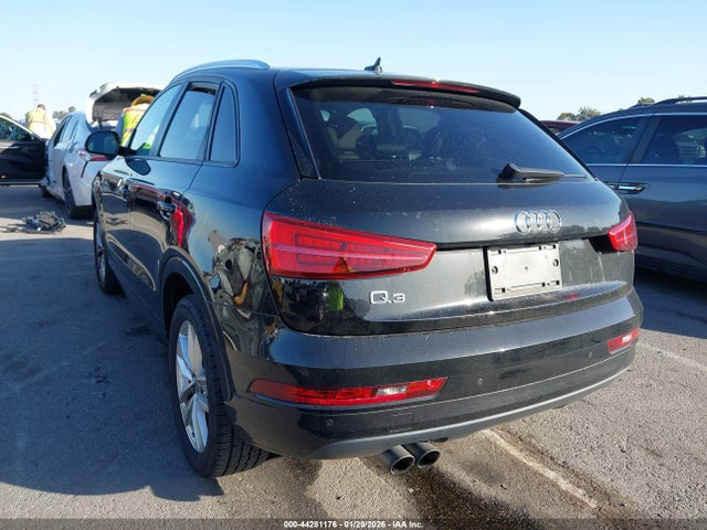 2018 AUDI Q3 WA1BCCFS5JR006829 Photo 2