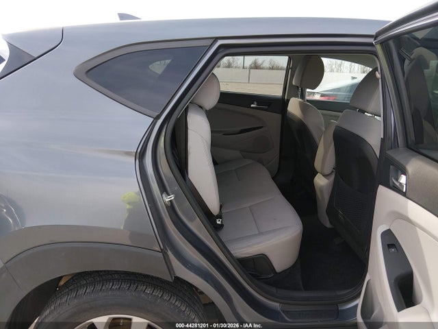 KM8J23A47MU406837 Hyundai TUCSON SE