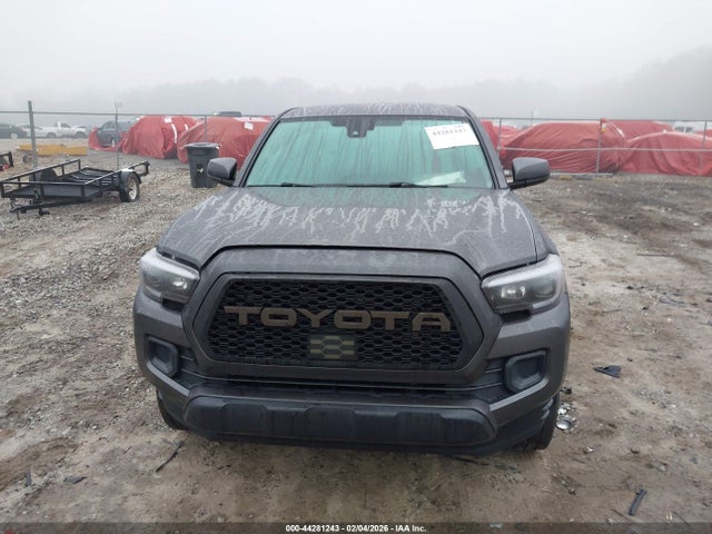 5TFAX5GN3JX118406 Toyota Tacoma Sr