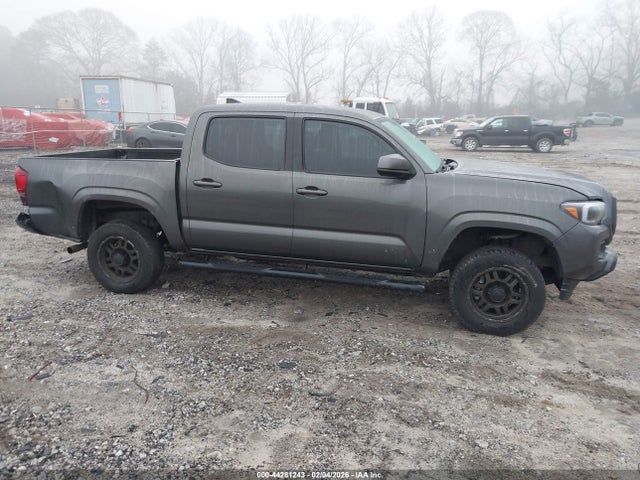 5TFAX5GN3JX118406 Toyota Tacoma Sr