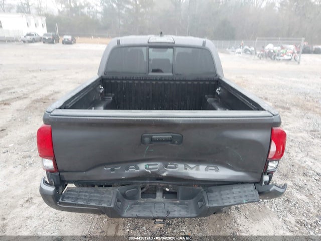 5TFAX5GN3JX118406 Toyota Tacoma Sr