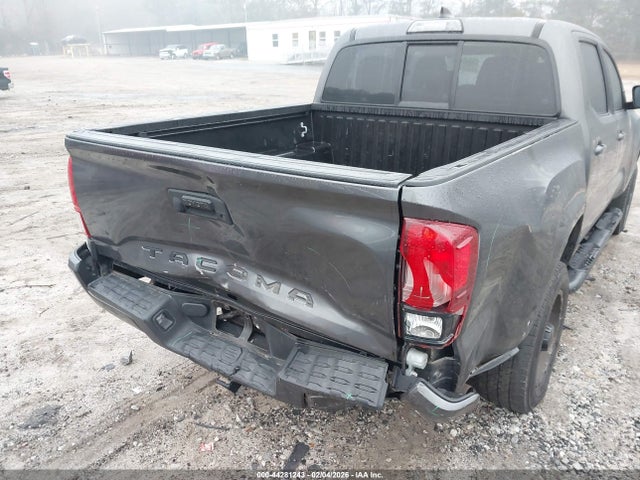 5TFAX5GN3JX118406 Toyota Tacoma Sr