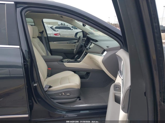 2023 CADILLAC XT5 1GYKNCRS8PZ135582 Photo 4