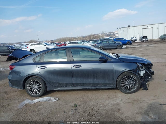 3KPF54AD5PE546329 KIA Forte Gt-line