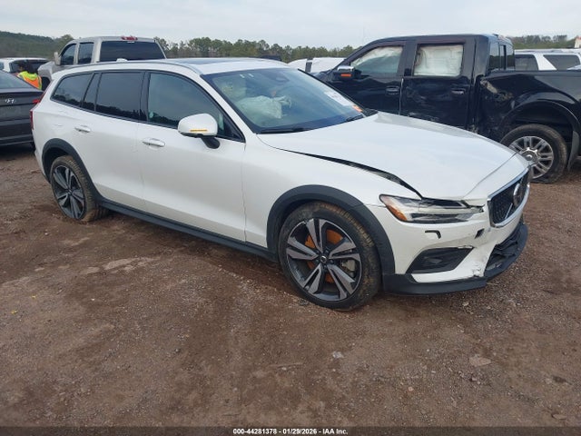2025 VOLVO V60 CROSS COUNTRY YV4L12WK7S2146835