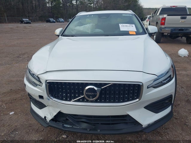 2025 VOLVO V60 CROSS COUNTRY YV4L12WK7S2146835 Photo 5
