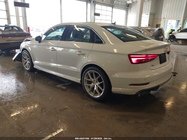 2019 AUDI A3 WAUJEGFF6KA078819 Photo 2