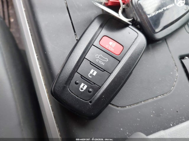 2022 TOYOTA HIGHLANDER 5TDGZRAH8NS103040 Photo 10