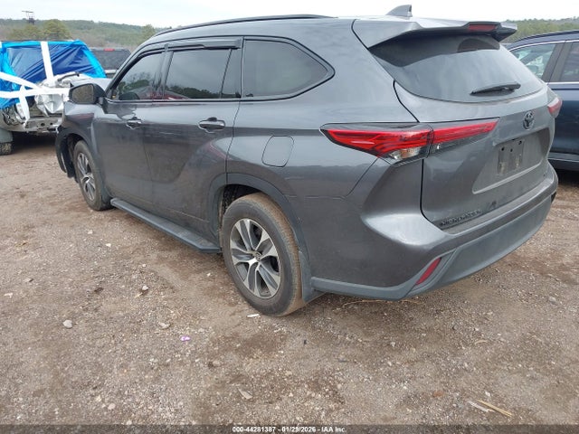 2022 TOYOTA HIGHLANDER 5TDGZRAH8NS103040 Photo 2