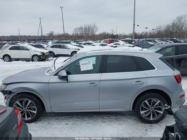2021 Audi Q5 Premium 45 Tfsi Quattro S Tronic მანქანა იყიდება აუქციონზე, vin: WA1AAAFYXM2132238, აუქციონის ნომერი: 44281425
