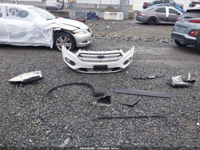 1FMCU9GD1HUE49556 Ford ESCAPE SE