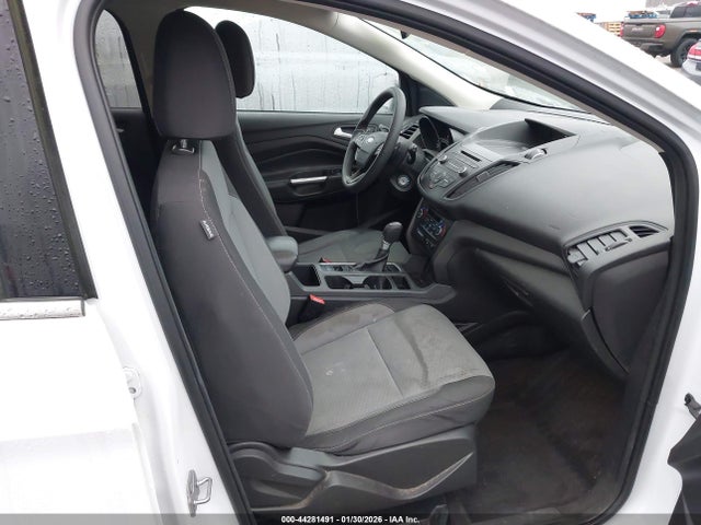 1FMCU9GD1HUE49556 Ford ESCAPE SE