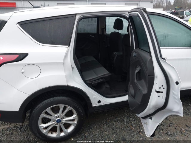 1FMCU9GD1HUE49556 Ford ESCAPE SE
