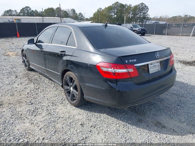 2013 MERCEDES-BENZ E 350 WDDHF5KB7DA667845 Photo 2