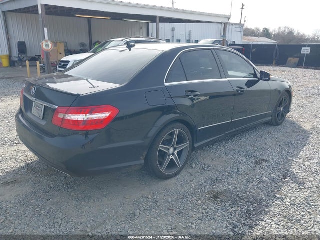 2013 MERCEDES-BENZ E 350 WDDHF5KB7DA667845 Photo 3