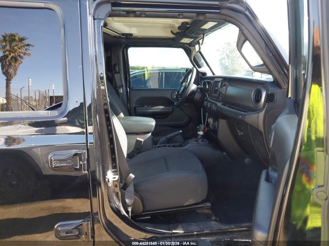 1C4HJXDGXNW133367 Jeep Wrangler Unlimited Sport S 4x4