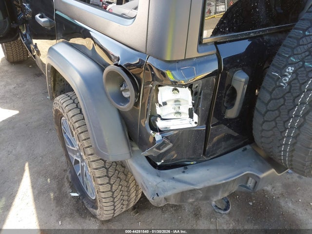 1C4HJXDGXNW133367 Jeep Wrangler Unlimited Sport S 4x4