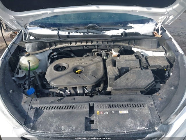 KM8J3CA45HU474587 Hyundai TUCSON SE