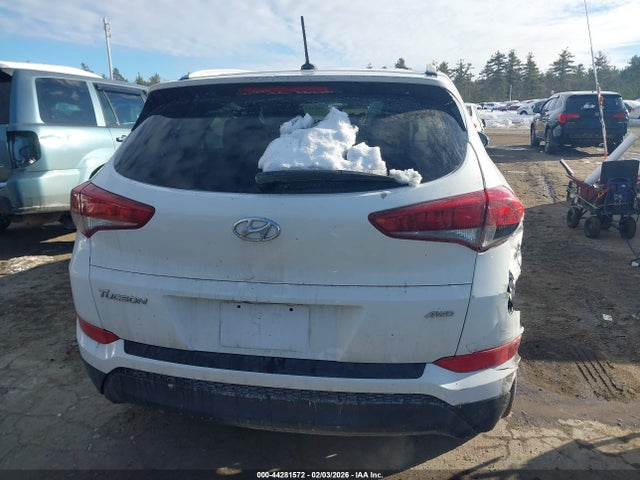 KM8J3CA45HU474587 Hyundai TUCSON SE