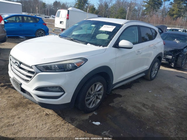 KM8J3CA45HU474587 Hyundai TUCSON SE