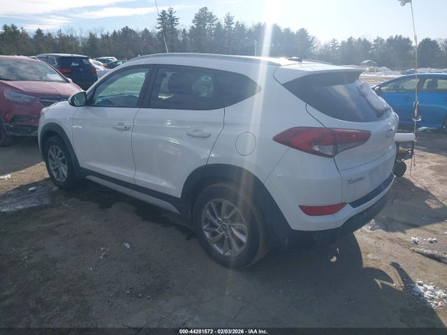 KM8J3CA45HU474587 Hyundai TUCSON SE
