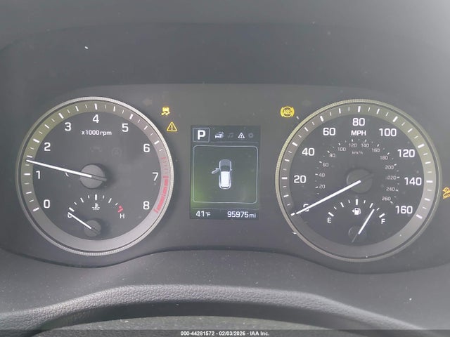 KM8J3CA45HU474587 Hyundai TUCSON SE
