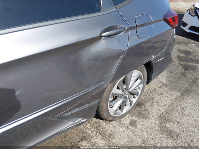 2018 HONDA CLARITY PLUG-IN HYBRID JHMZC5F35JC003133 Photo 5