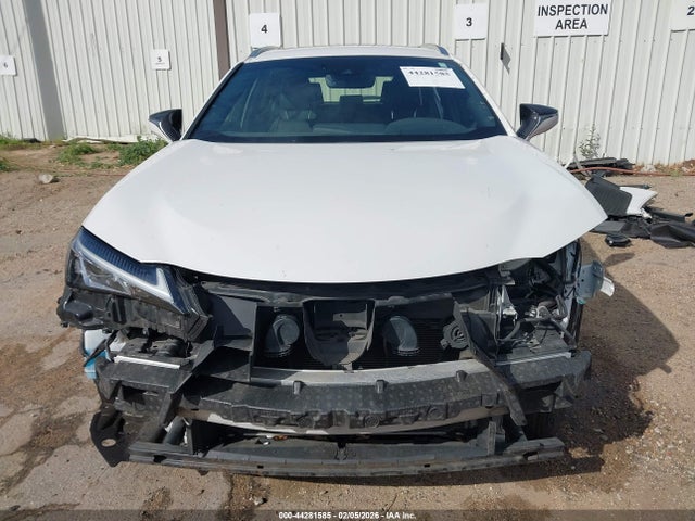 JTHP9JBH3M2048758 Lexus UX 250H