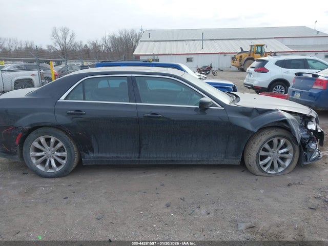 Aukcja sprzedaży 2016 Chrysler 300 Limited, vin: 2C3CCARG3GH192860, numer aukcji: 44281597