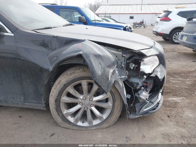 Aukcja sprzedaży 2016 Chrysler 300 Limited, vin: 2C3CCARG3GH192860, numer aukcji: 44281597
