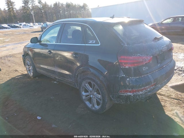2015 AUDI Q3 WA1GFCFS2FR008560 Photo 2