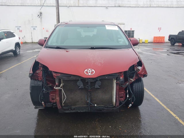 5TDKK3DC1GS755092 Toyota Sienna Le 8 Passenger