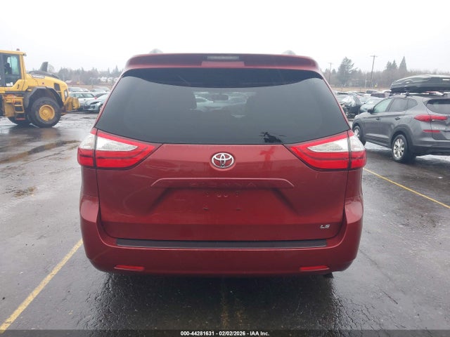 5TDKK3DC1GS755092 Toyota Sienna Le 8 Passenger