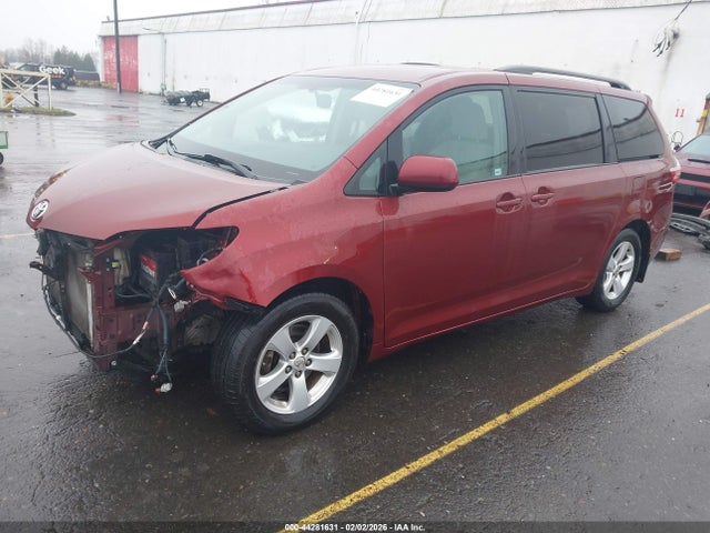5TDKK3DC1GS755092 Toyota Sienna Le 8 Passenger